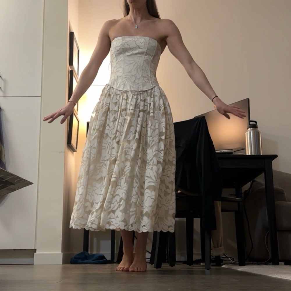 NWT Toccin Melody Corset Dress (lace & cream)